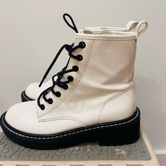 Forever 21 white combat boots Martan style size 6 - Picture 1 of 9